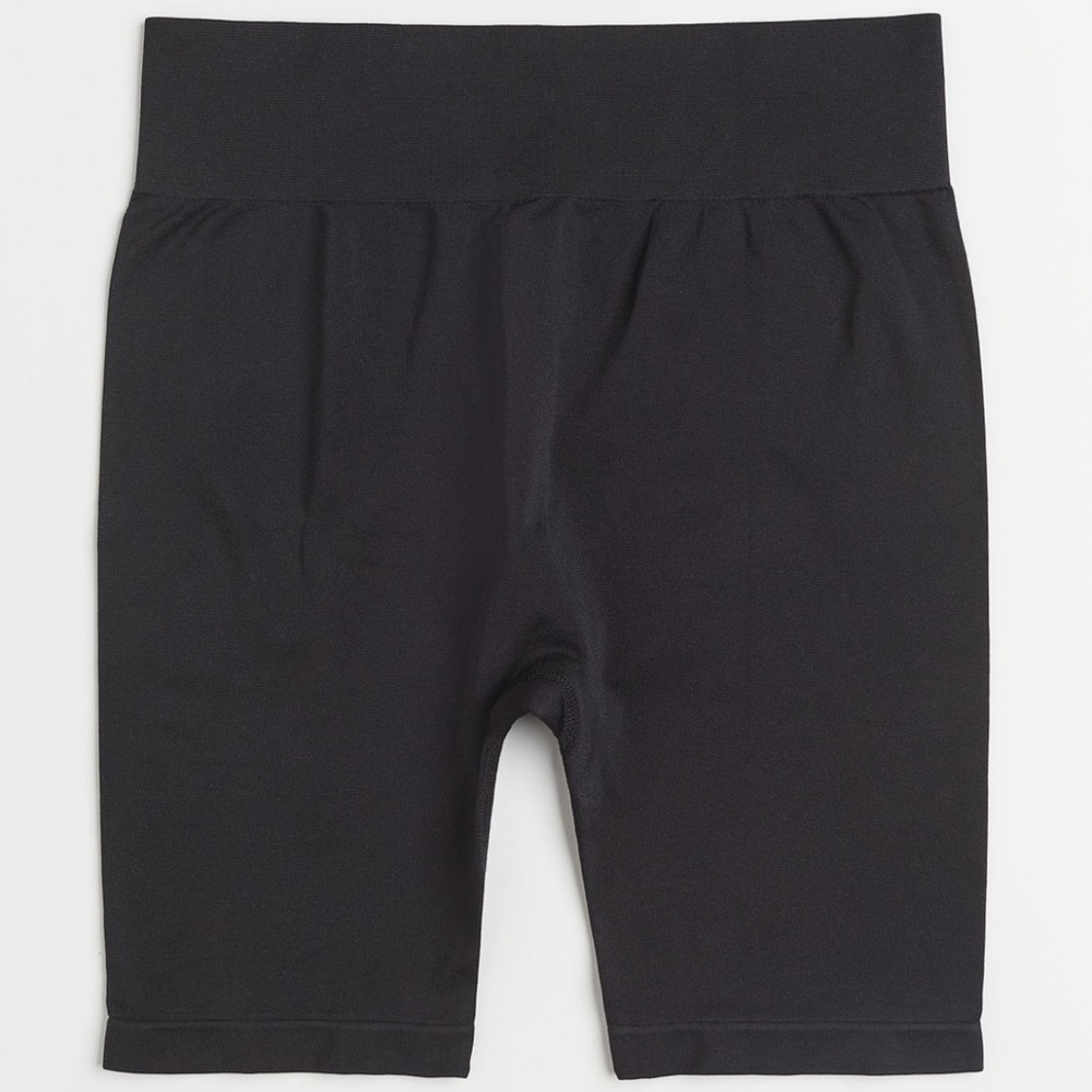 H&M Seamless Biker Shorts in Black